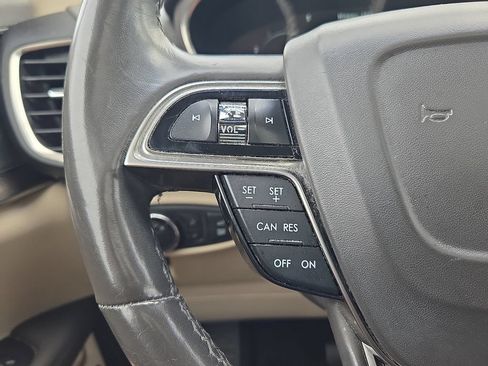 Used 2019 Lincoln Nautilus Reserve AWD/4WD image 27