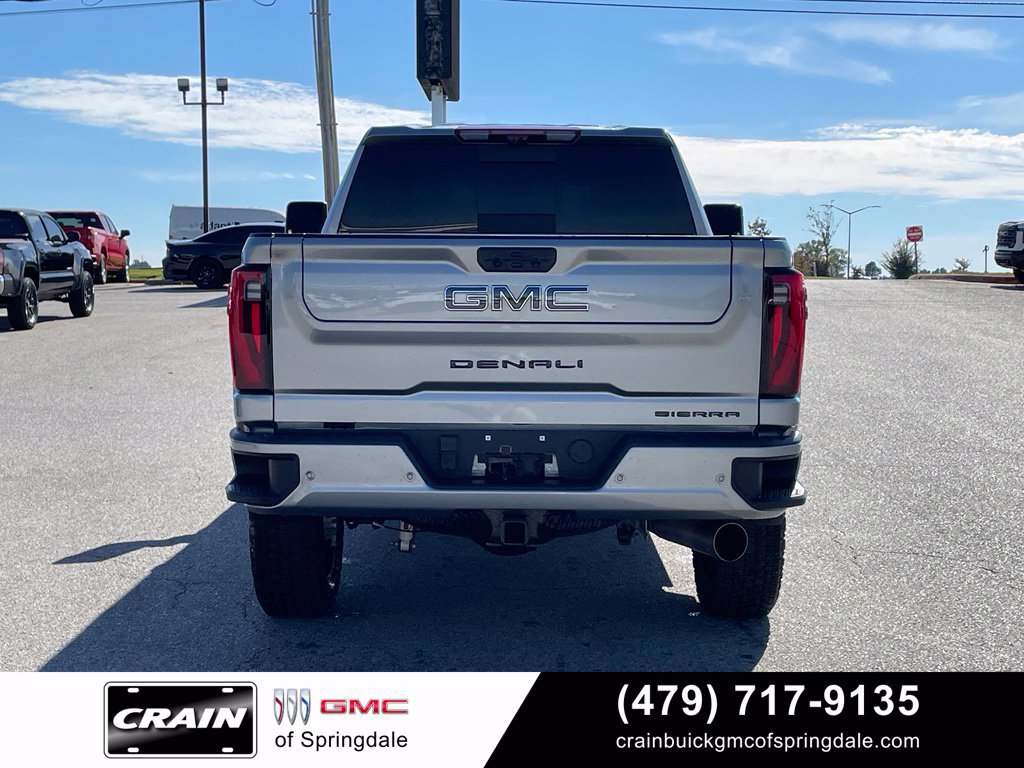 Used 2026 GMC Sierra 2500 Denali Ultimate w/ LPO, Black Badging Package AWD/4WD image 6