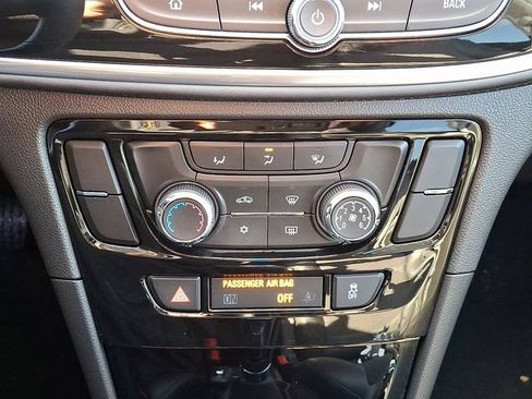 Used 2021 Buick Encore Preferred image 16