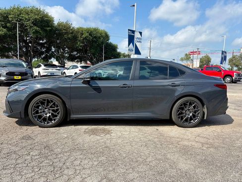 Used 2025 Toyota Camry XSE FWD image 4