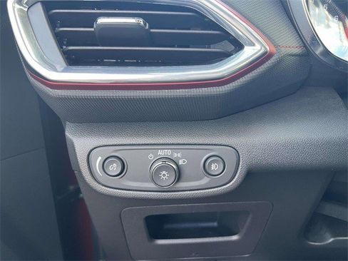 Certified 2022 Chevrolet TrailBlazer RS w/ Sun and Liftgate Package image 27