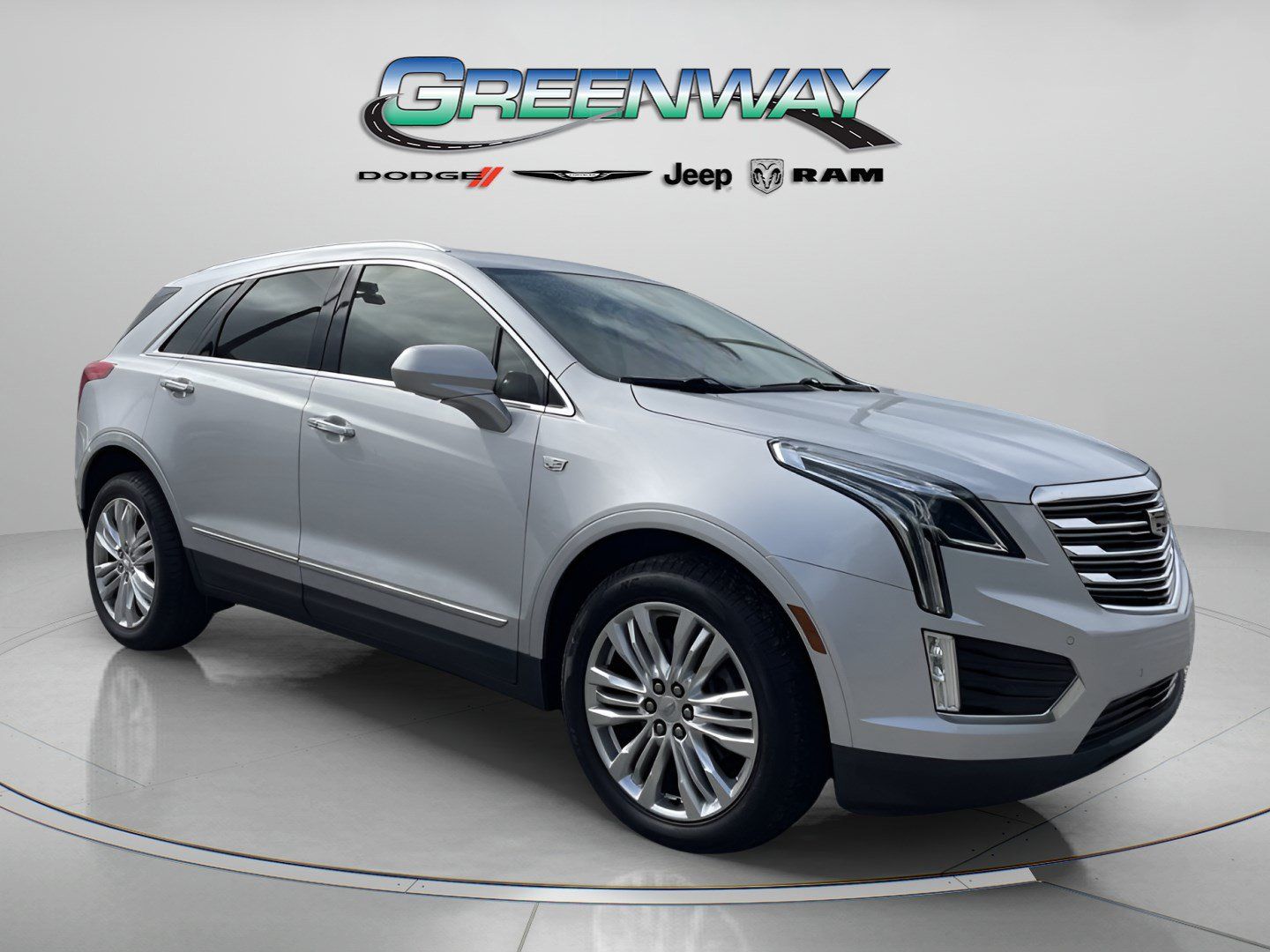 Used 2017 Cadillac XT5 Premium Luxury FWD image 1