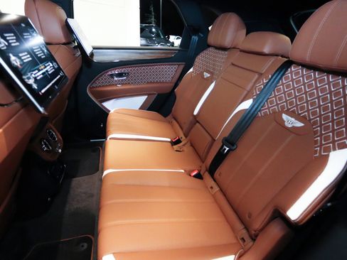 New 2025 Bentley Bentayga image 44