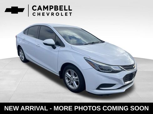 Used 2018 Chevrolet Cruze LT FWD image 8