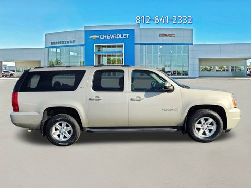 Used 2013 GMC Yukon XL SLT image 8