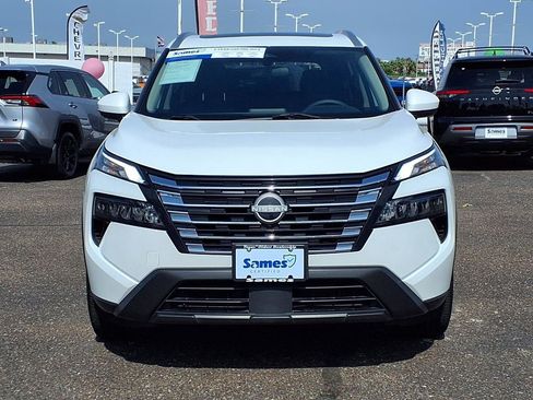 Used 2024 Nissan Rogue SV w/ SV Premium Package FWD image 3