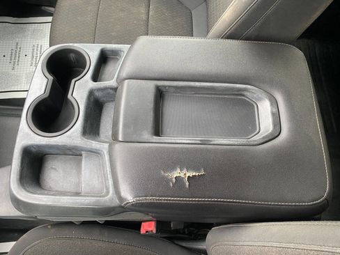 Used 2020 Chevrolet Silverado 2500 LT w/ Snow Plow Prep/Camper Package image 18