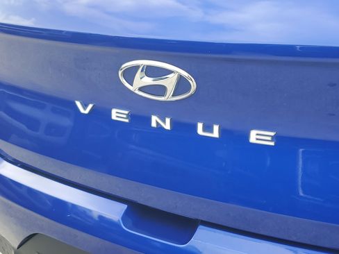 Used 2021 Hyundai Venue SE image 10