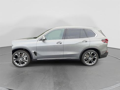 Used 2024 BMW X5 xDrive40i w/ Premium Package AWD/4WD image 2