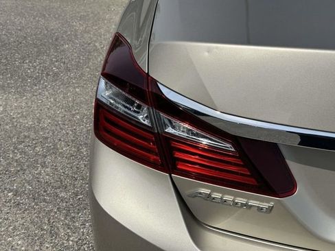 Used 2016 Honda Accord LX image 28