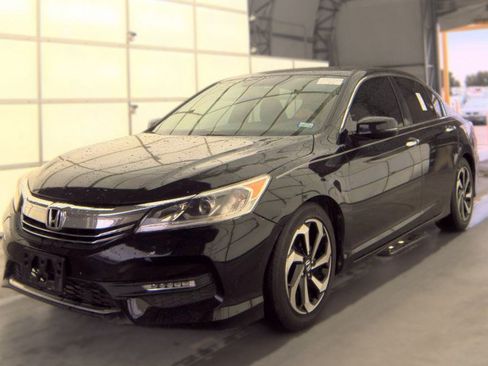 Used 2017 Honda Accord EX image 1