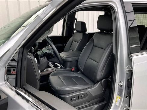 Certified 2023 GMC Sierra 3500 SLT w/ SLT Premium Package AWD/4WD image 8