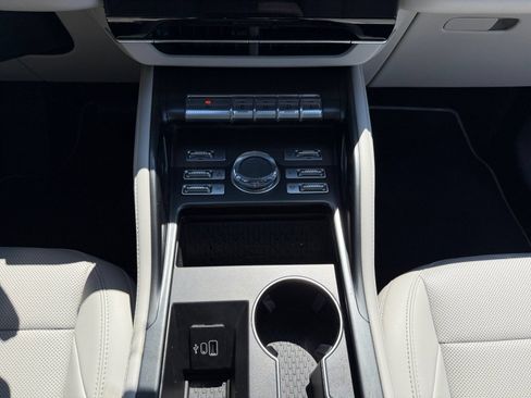 New 2026 Lincoln Nautilus Premier AWD/4WD image 11