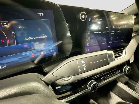 New 2026 Chevrolet Equinox LT w/ Safety and Technology Package FWD image 20