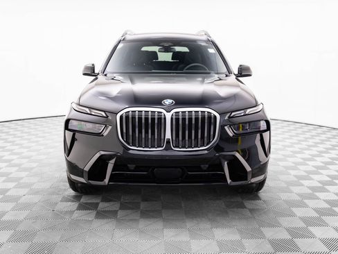 Certified 2025 BMW X7 xDrive40i w/ Executive Package image 9