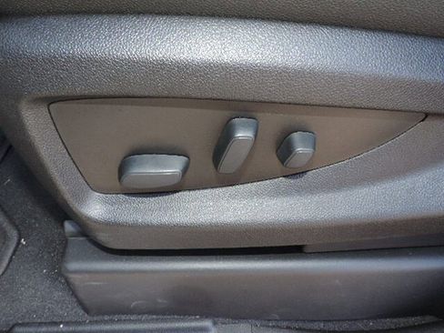 Used 2019 Chevrolet Suburban Premier image 14