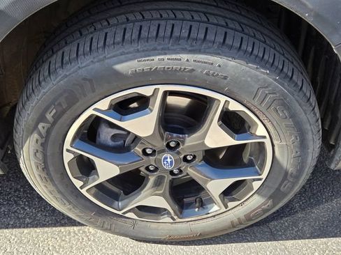 Used 2019 Subaru Crosstrek 2.0i Premium AWD/4WD image 3