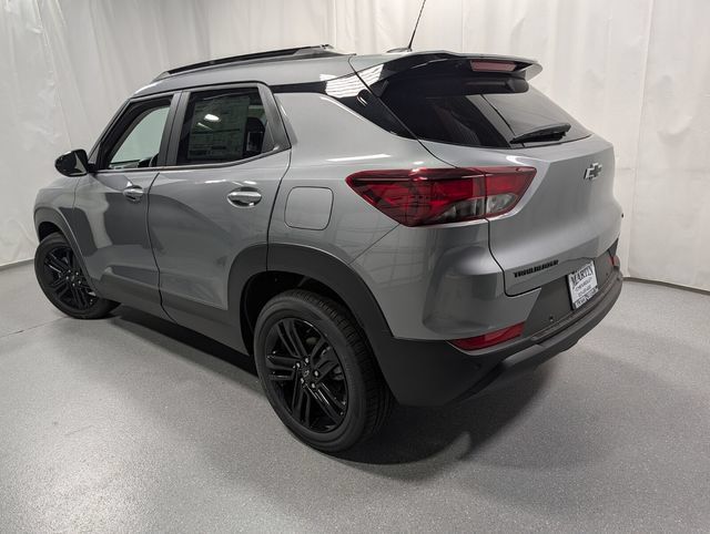 New 2026 Chevrolet TrailBlazer LT w/ Midnight Edition FWD image 6