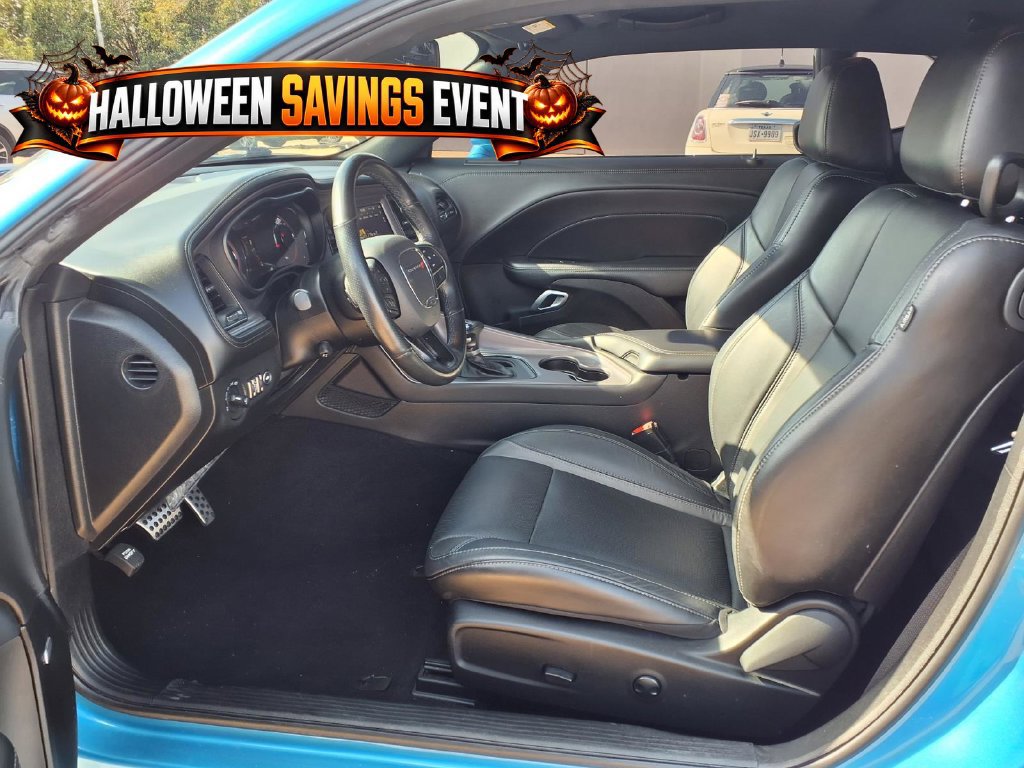 Used 2023 Dodge Challenger SXT w/ Plus Package RWD image 10