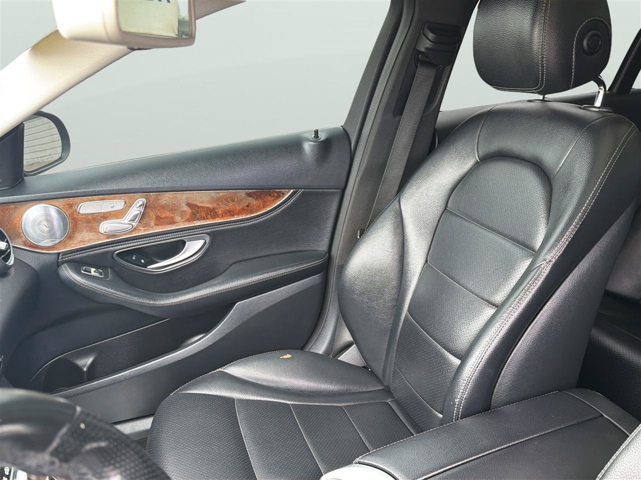 Used 2015 Mercedes-Benz C 300 4MATIC Sedan image 13