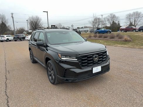 Certified 2023 Honda Pilot Sport image 3