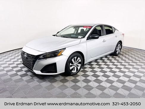 Certified 2025 Nissan Altima 2.5 S image 3