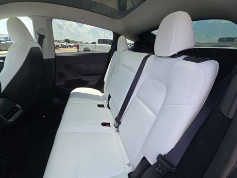 Used 2023 Tesla Model Y 2WD image 25