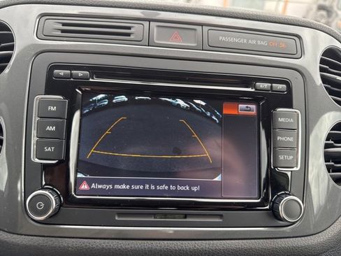 Used 2015 Volkswagen Tiguan S image 18