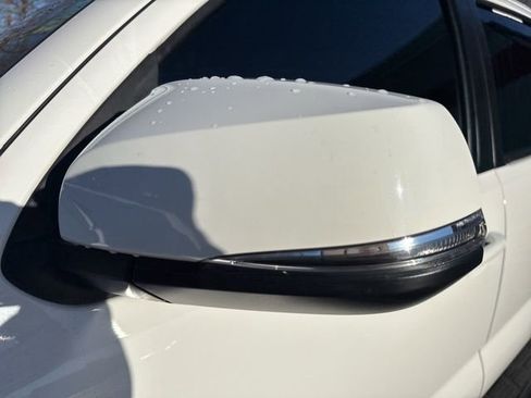 Used 2019 Toyota Tacoma TRD Off-Road image 10