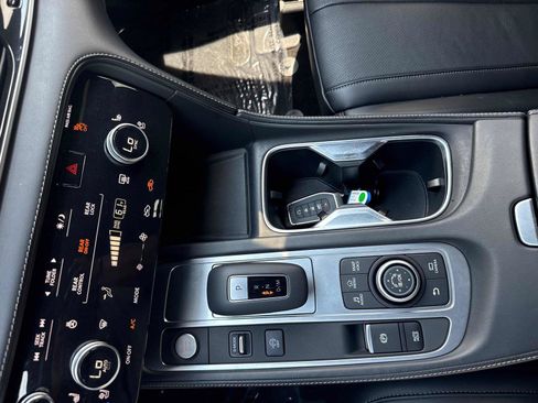 Used 2025 INFINITI QX60 Luxe w/ Black Edition FWD image 23