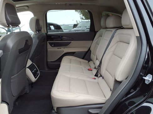 Certified 2024 Lincoln Nautilus Reserve w/ Equipment Group 202A image 24