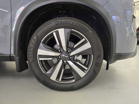 Used 2024 Nissan Rogue SL w/ SL Premium Package FWD image 9