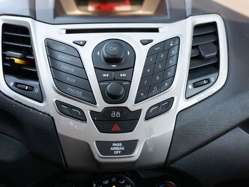Used 2013 Ford Fiesta SE image 33