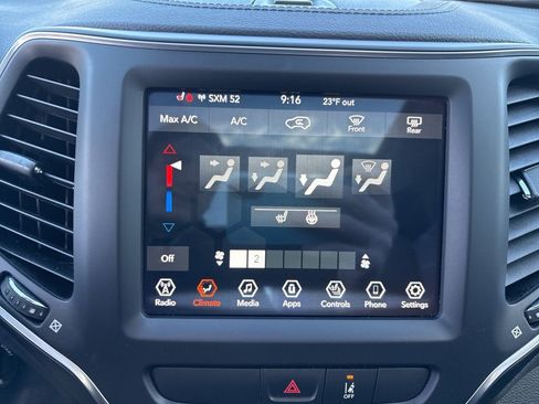 Used 2022 Jeep Cherokee Latitude w/ Sun & Sound Group image 25