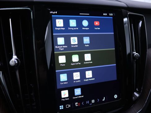 Certified 2023 Volvo XC60 B5 Plus image 12