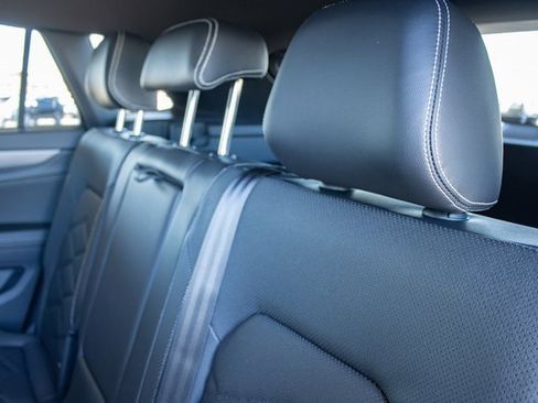 Used 2024 Volkswagen Atlas Cross Sport SE image 22