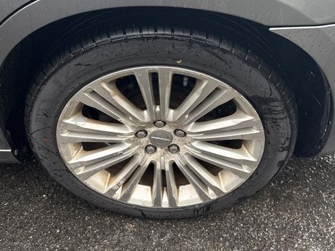 Used 2011 Chrysler 300 C RWD image 19