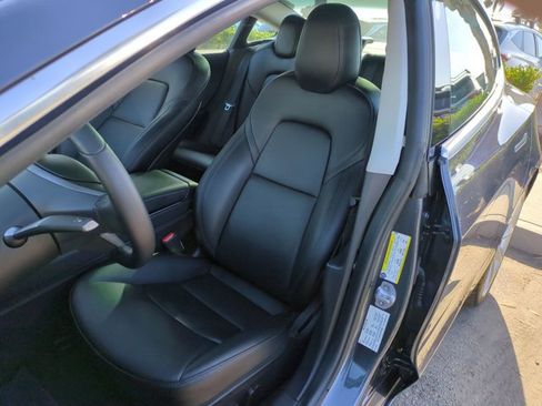 Used 2019 Tesla Model 3 Performance image 16