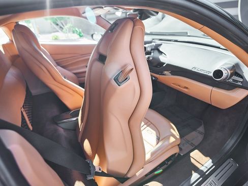 Used 2022 Ferrari F8 Tributo image 42