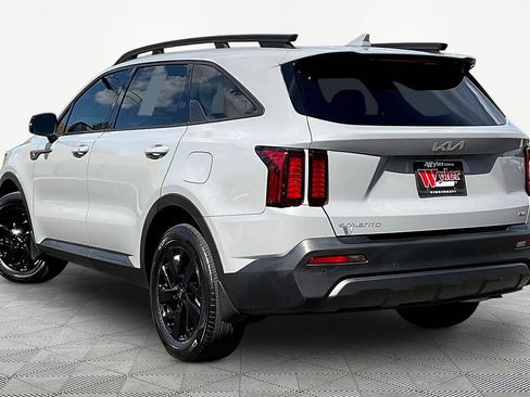 Used 2023 Kia Sorento S w/ Panoramic Sunroof Package image 4