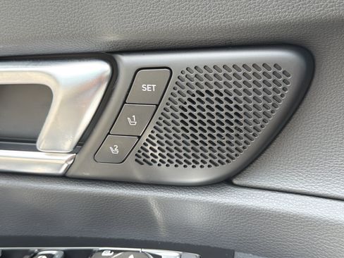 Used 2025 Kia Telluride SX w/ SX Captain's Chair Package FWD image 28