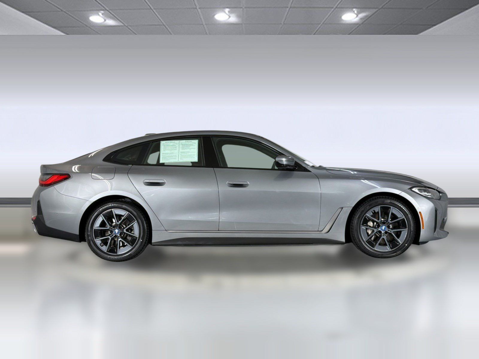 Used 2023 BMW i4 eDrive40 w/ Premium Package RWD image 7