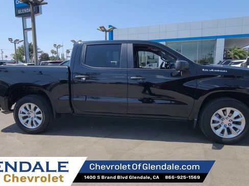 Certified 2025 Chevrolet Silverado 1500 Custom RWD image 2