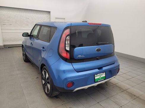 Used 2019 Kia Soul + image 5