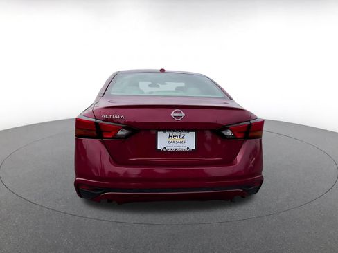 Used 2025 Nissan Altima 2.5 SV FWD image 10