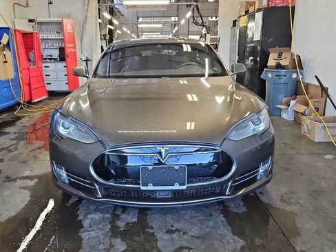 Used 2015 Tesla Model S 85D AWD/4WD image 2