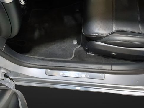 Used 2022 Mercedes-Benz C 300 4MATIC Sedan w/ Pinnacle Trim Package image 11
