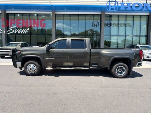 Used 2022 Chevrolet Silverado 3500 LT w/ Remote Start Package AWD/4WD image 3