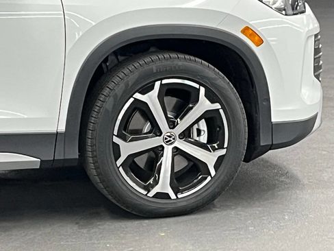 New 2026 Volkswagen Tiguan SE AWD/4WD image 40