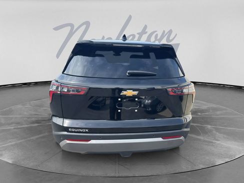 Used 2025 Chevrolet Equinox LT FWD image 4